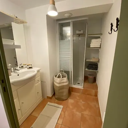 By Elodie T2 Cosy Vieux Hyeres-parcours Des Arts Apartament Hyères