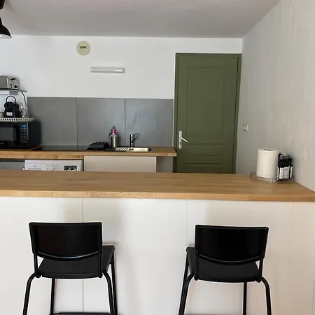 By Elodie T2 Cosy Vieux Hyeres-parcours Des Arts Apartmán