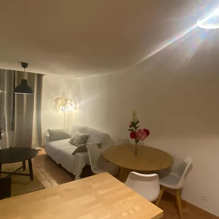 By Elodie T2 Cosy Vieux Hyeres-parcours Des Arts